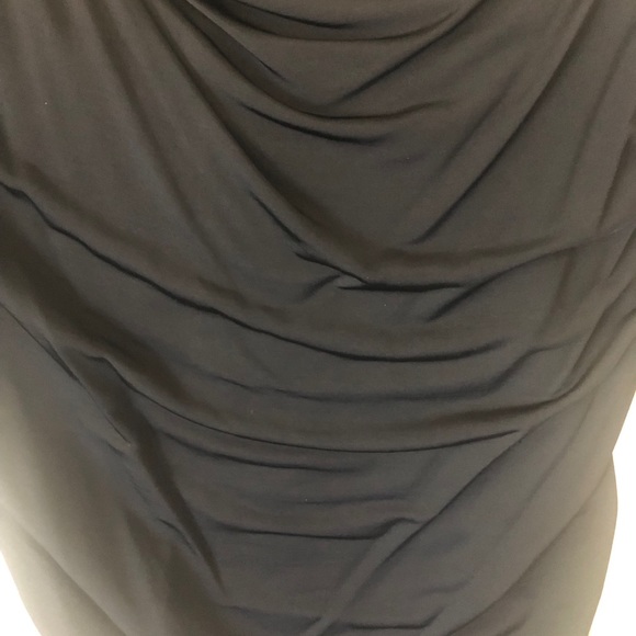 Black top with tag - Picture 5 of 6